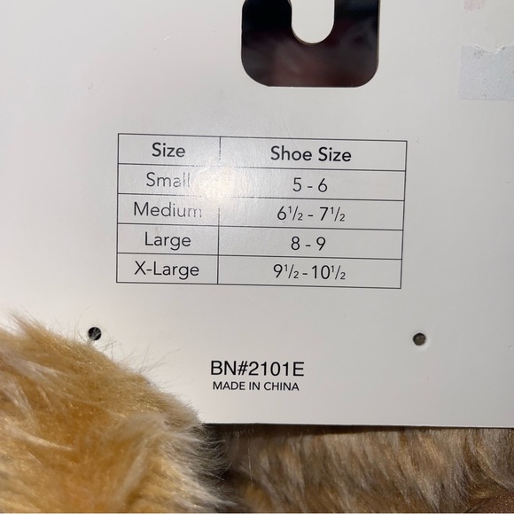 Christmas reindeer slippers - Picture 3 of 3